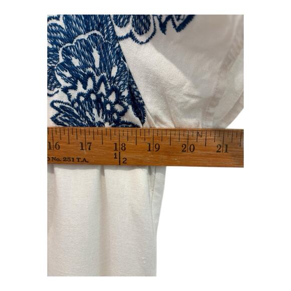 Old Navy Dress Linen Blend Size Medium White Floral Embroidery Contrast Hem Flaw - Picture 6 of 11